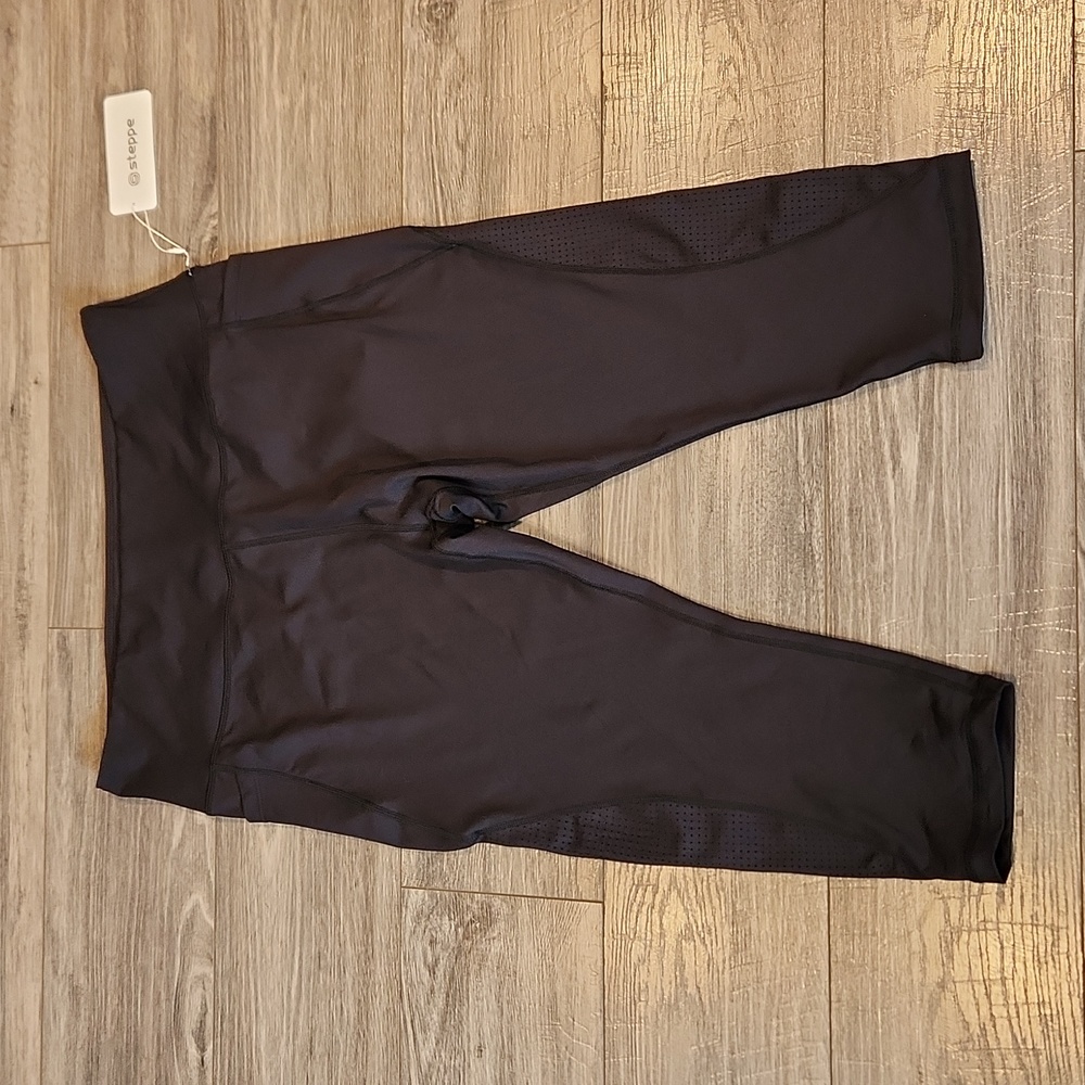 NWT Steppe Women's sz XXL Athletic Cropped Leggings